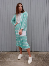 Charger l'image dans la galerie, Ensemble vintage Gyna - Jupe plissée & Veste fine à rayures fleuries et irisées. Taille L, 40, 42. Made in France