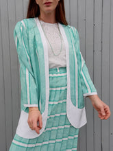 Charger l'image dans la galerie, Ensemble vintage Gyna - Jupe plissée & Veste fine à rayures fleuries et irisées. Taille L, 40, 42. Made in France
