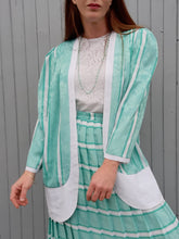 Charger l'image dans la galerie, Ensemble vintage Gyna - Jupe plissée & Veste fine à rayures fleuries et irisées. Taille L, 40, 42. Made in France
