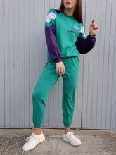 Charger l'image dans la galerie, Survêtement vintage Floria - Sweat-shirt et jogging Adidas. Vert et violet. Taille S, 36, 38.