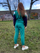 Charger l'image dans la galerie, Survêtement vintage Floria - Sweat-shirt et jogging Adidas. Vert et violet. Taille S, 36, 38.