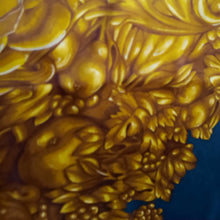 Charger l'image dans la galerie, Carré de soie Chanel Lou. Volutes, roses, raisins sur fond vert émeraude. 94 X 94