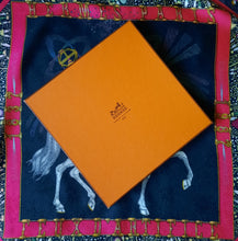Charger l'image dans la galerie, Carré de soie Clara - Hermès. "Feux d'artifice" 1987. Édition limitée. 90 X 90