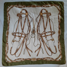 Charger l'image dans la galerie, Carré de soie Leslee - Céline. Brides et mors. 75 X 75