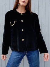 Charger l'image dans la galerie, Veste vintage Suzie - Velours noir et chaîne dorée. Taille L, 40, 42. Made in France
