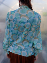 Charger l'image dans la galerie, Chemisier vintage Lyse - Col Lavallière. Pastel fleuri. Taille S, 36, 38. Mogador. Made in France