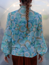 Charger l'image dans la galerie, Chemisier vintage Lyse - Col Lavallière. Pastel fleuri. Taille S, 36, 38. Mogador. Made in France
