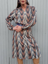 Charger l'image dans la galerie, Robe vintage Ludmila - A rayures zigzag. Taille M, 38, 40. Paul Mausner. Made in France.