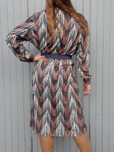 Charger l'image dans la galerie, Robe vintage Ludmila - A rayures zigzag. Taille M, 38, 40. Paul Mausner. Made in France.