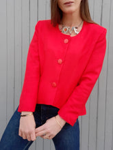 Charger l'image dans la galerie, Blazer vintage Alix - Lin rouge. Asymétrique. Taille L, 40, 42. Annette.