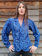Charger l'image dans la galerie, Blouse à basque vintage Léna - Bleu irrisé et pois noirs. Taille M, 38, 40. Weinberg. Made in France.