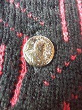 Charger l'image dans la galerie, Pull vintage Nicole - Col haut, imprimé géométrique noir et fuchsia. Taille S, 36, 38. Made in France