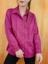 Charger l'image dans la galerie, Chemisier vintage Peggy - Fuchsia à rayures irisées. Taille M, 38, 40.