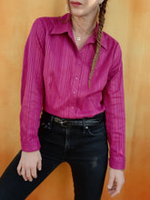 Charger l'image dans la galerie, Chemisier vintage Peggy - Fuchsia à rayures irisées. Taille M, 38, 40.