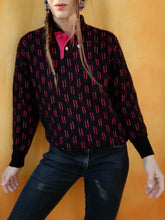 Charger l'image dans la galerie, Pull vintage Nicole - Col haut, imprimé géométrique noir et fuchsia. Taille S, 36, 38. Made in France