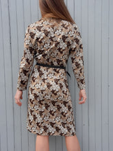 Charger l'image dans la galerie, Robe vintage Éléonore - Imprimé fleuri marron et beige. Taille M, 38, 40.