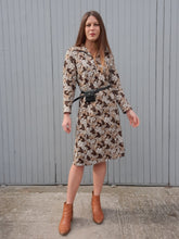 Charger l'image dans la galerie, Robe vintage Éléonore - Imprimé fleuri marron et beige. Taille M, 38, 40.