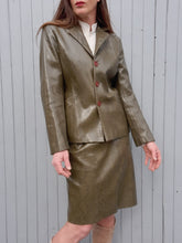 Charger l'image dans la galerie, Ensemble vintage Anaë - Blazer & jupe crayon façon peau de serpent kaki. Taille M, 38, 40