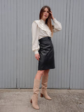 Charger l'image dans la galerie, Jupe vintage Marcia - Cuir noir et empiècements en daim. Taille XL, 42, 44.