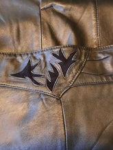 Charger l'image dans la galerie, Jupe vintage Marcia - Cuir noir et empiècements en daim. Taille XL, 42, 44.
