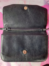Charger l'image dans la galerie, Pochette vintage Dina - Cuir grainé noir. Lanvin Paris. Made in France.