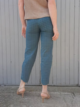 Charger l'image dans la galerie, Pantalon à pinces vintage Lila - A carreaux. Taille XS, 34, 36. City 53. Made in France.