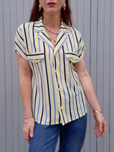 Charger l'image dans la galerie, Chemisette vintage Jade - Rayures jaunes, blanches et bleues. Taille M, 38, 40. Weill