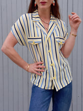 Charger l'image dans la galerie, Chemisette vintage Jade - Rayures jaunes, blanches et bleues. Taille M, 38, 40. Weill