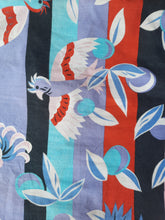 Charger l'image dans la galerie, Chemisette vintage Salima - Imprimé tropical. Perroquets. Taille S, 36, 38. Made in France