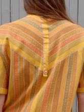 Charger l'image dans la galerie, Chemisette vintage Amy - Plastron en V. Taille S ,36, 38. Bleu Marine Design Paris. Made in France