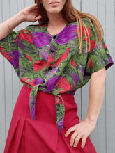 Charger l'image dans la galerie, Blouse vintage Miranda - Fleurie à nouer. Taille XXL, 44, 46. Sunshine.