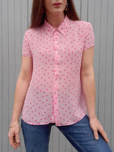 Charger l'image dans la galerie, Chemisette vintage Virginie - Rose à pois. Taille M, 38, 40. Cacharel. Made in France