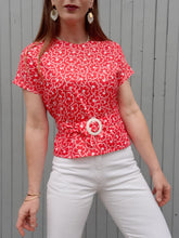 Charger l'image dans la galerie, Haut vintage Chantal - Rouge à fleurs. Ceinture assortie. Taille S, 36, 38. Made in France