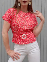 Charger l'image dans la galerie, Haut vintage Chantal - Rouge à fleurs. Ceinture assortie. Taille S, 36, 38. Made in France