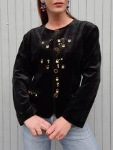 Charger l'image dans la galerie, Blazer vintage Perrine - Panne de Velours noire orné de breloques. Taille XL, 42, 44. Made in France.