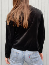 Charger l'image dans la galerie, Blazer vintage Perrine - Panne de Velours noire orné de breloques. Taille XL, 42, 44. Made in France.