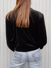 Charger l'image dans la galerie, Blazer vintage Perrine - Panne de Velours noire orné de breloques. Taille XL, 42, 44. Made in France.