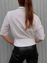 Charger l'image dans la galerie, Chemisette vintage Sandra - Blanche à basque. Taille S, 36, 38. Sophie de Sologne. Made in France
