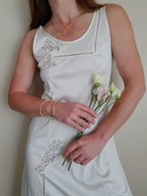 Charger l'image dans la galerie, Fond de robe vintage Hélène - Nuisette blanche. Broderies ajourées. Taille S, 36, 38.