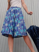 Charger l'image dans la galerie, Short vintage Marielle - Blue Flower. Taille XXL, 44, 46.