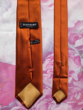 Charger l'image dans la galerie, Cravate Yves Saint Laurent Paris. 100 % soie. Made in Italy.