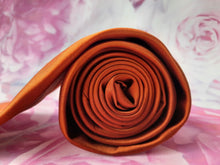 Charger l'image dans la galerie, Cravate Yves Saint Laurent Paris. 100 % soie. Made in Italy.