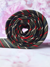 Charger l'image dans la galerie, Cravate Chanel. Soie et coton. Made in Italy. N° 1113