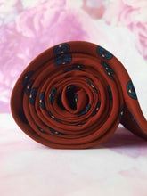 Charger l'image dans la galerie, Cravate Yves Saint Laurent Paris. 100 % soie. Made in Italy