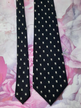 Charger l'image dans la galerie, Cravate vintage Yves Saint Laurent - Noire et beige. 100 % soie. Made in Italy.