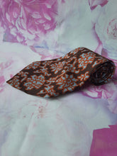 Charger l'image dans la galerie, Cravate Yves Saint Laurent. Large. 100 % soie. Made in Italy
