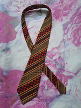 Charger l'image dans la galerie, Cravate Emanuel Ungaro Paris. 100 % pure soie. Made in Italy.