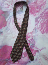 Charger l'image dans la galerie, Cravate Yves Saint Laurent Paris. 100 % soie. Made in Italy.