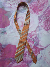 Charger l'image dans la galerie, Cravate Carven. 100 % pure soie. Made in France