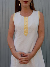 Charger l'image dans la galerie, Robe vintage Norine - Trois trous. Jaune et blanche. Taille M, 38, 40.